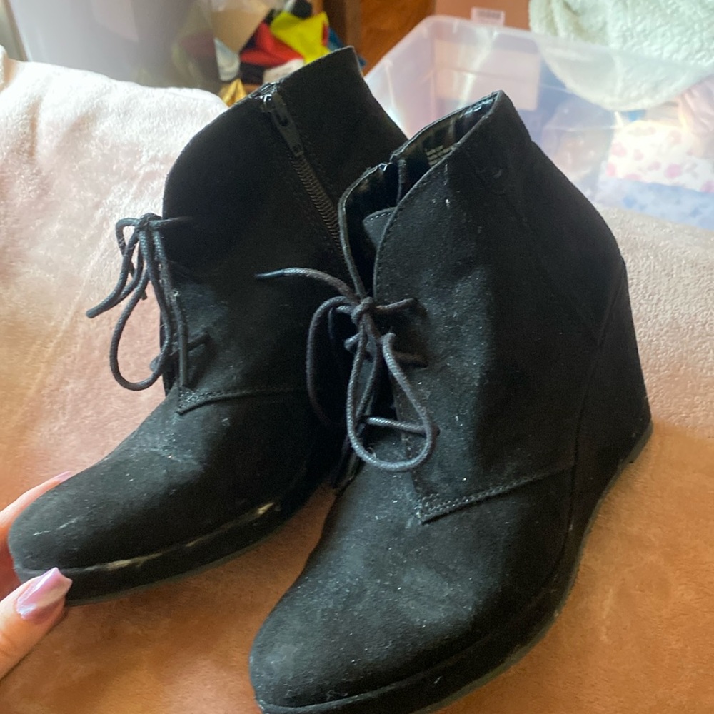 Wedge boots